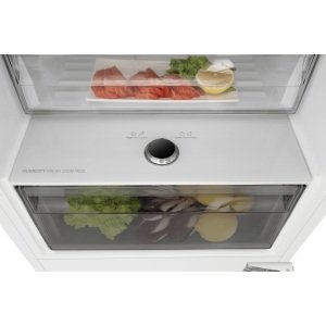 ჩასაშენებელი მაცივარი Hisense RB3B250SAW1